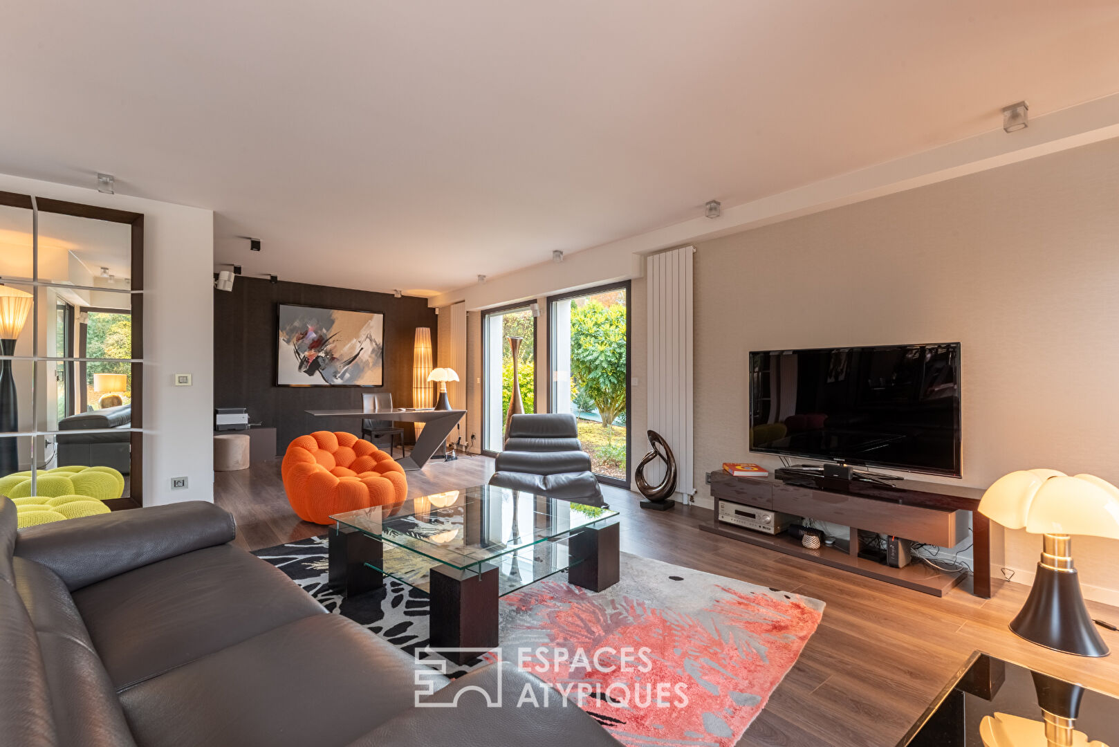 Elégante maison contemporaine avec piscine et parc arboré