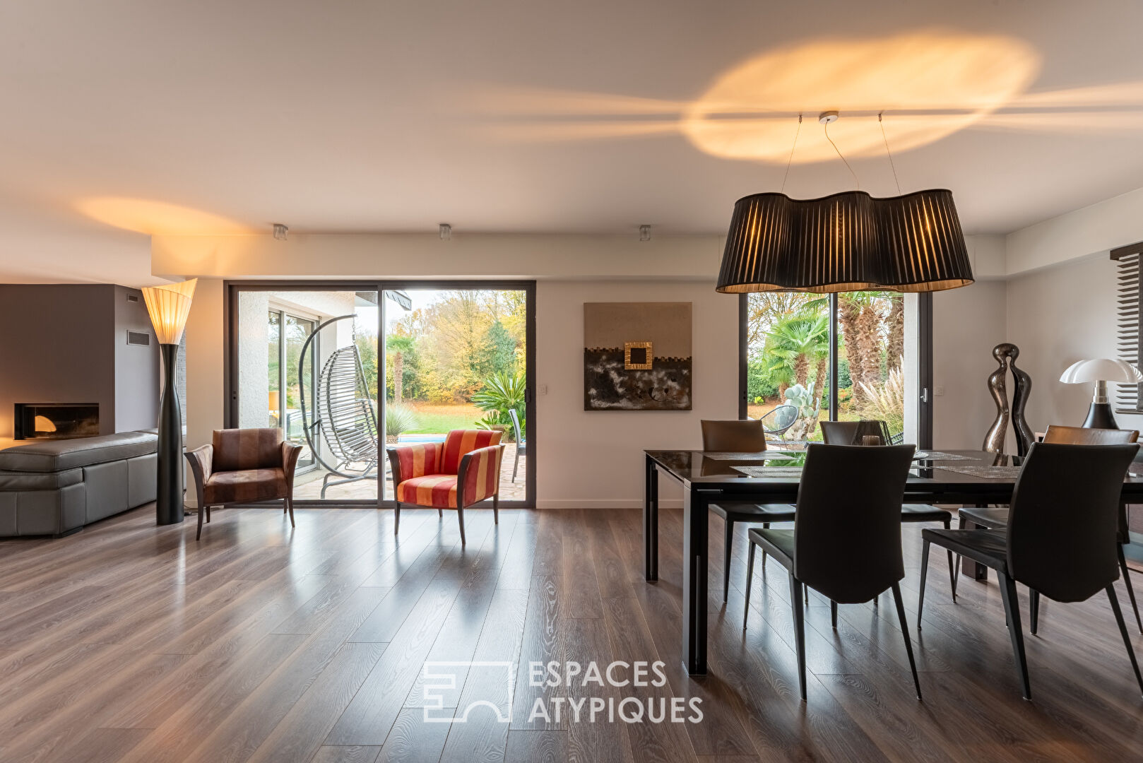 Elégante maison contemporaine avec piscine et parc arboré