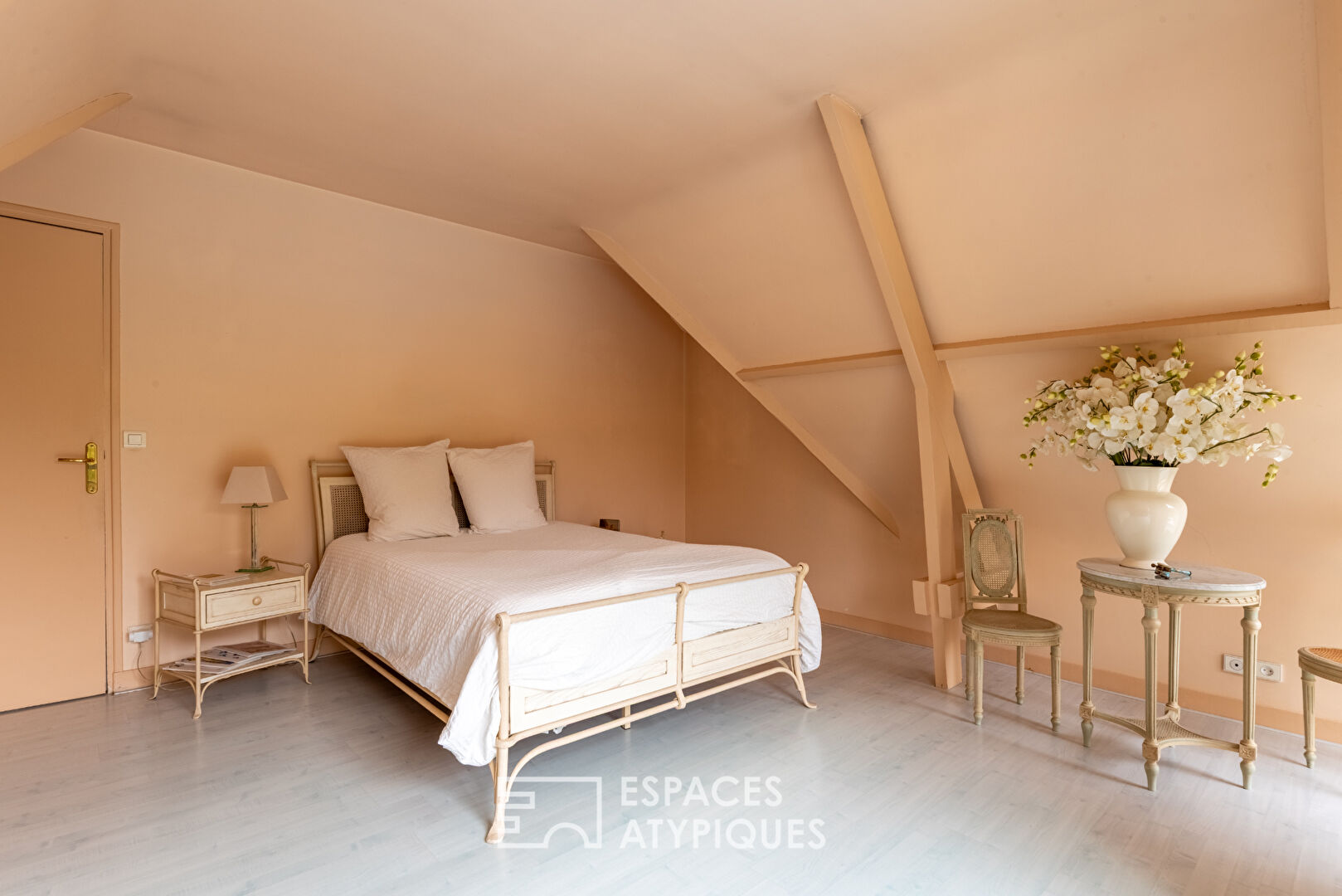 Elégante maison contemporaine avec piscine et parc arboré