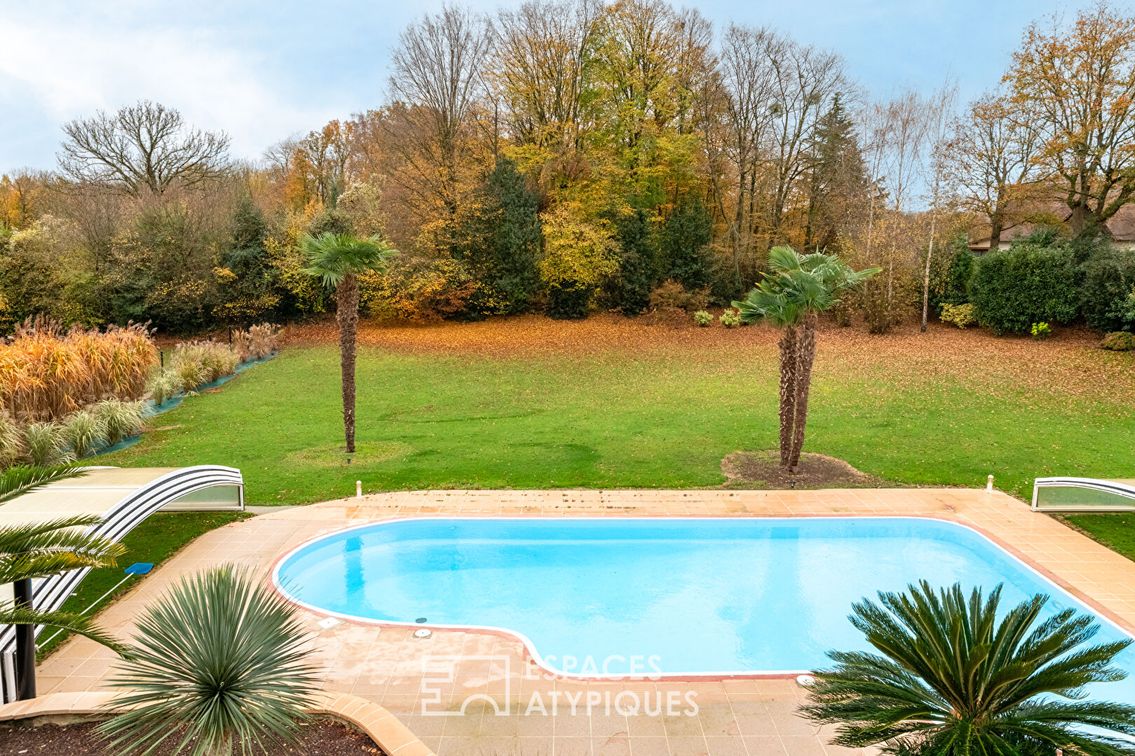 Elégante maison contemporaine avec piscine et parc arboré