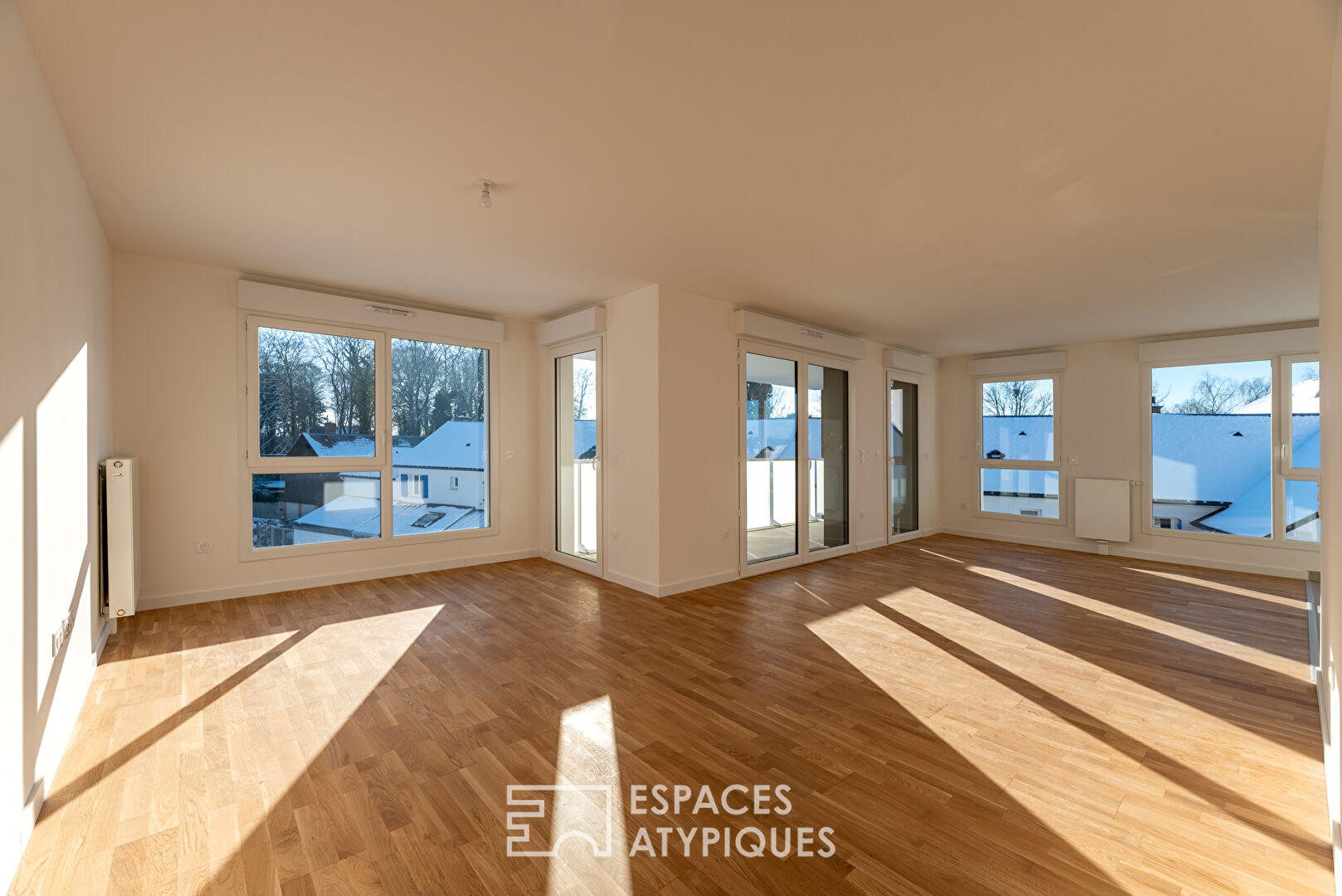 New luxury apartment with double balconies and view of the park