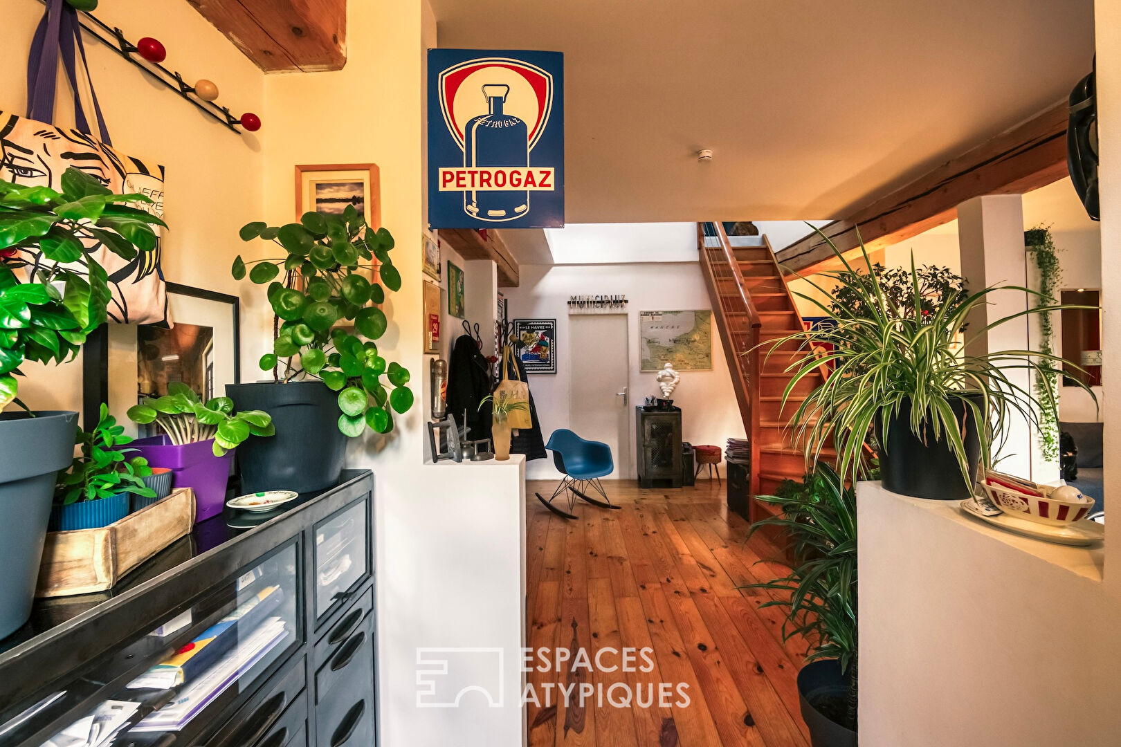 Maison restructurée à l&rsquo;esprit bohème avec jardin et garage