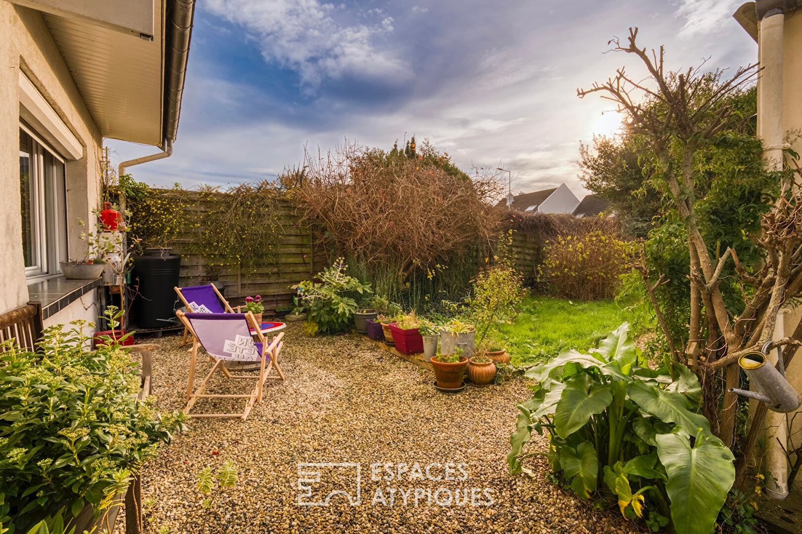 Maison restructurée à l&rsquo;esprit bohème avec jardin et garage