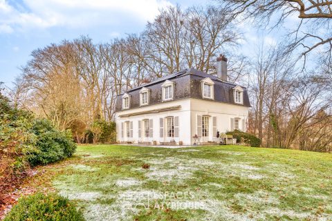 Maison Ile de France dans un parc arboré