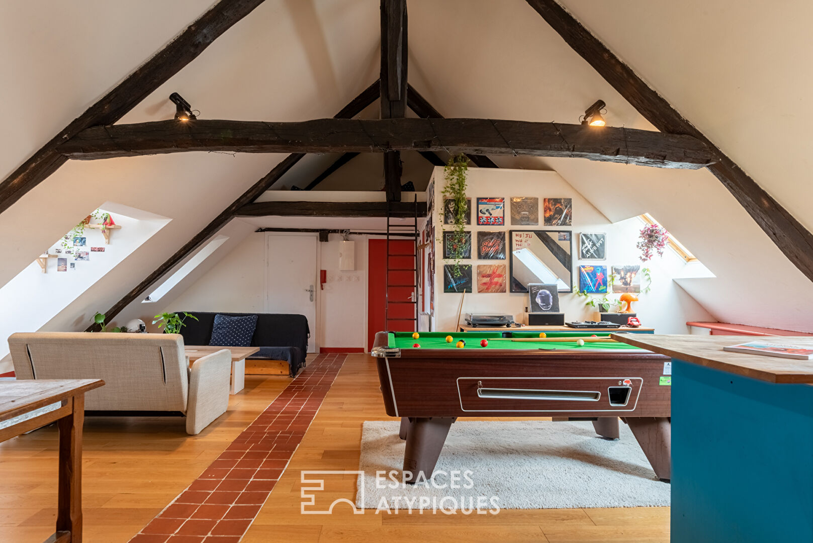 Loft sous les toits avec vue cathédrale