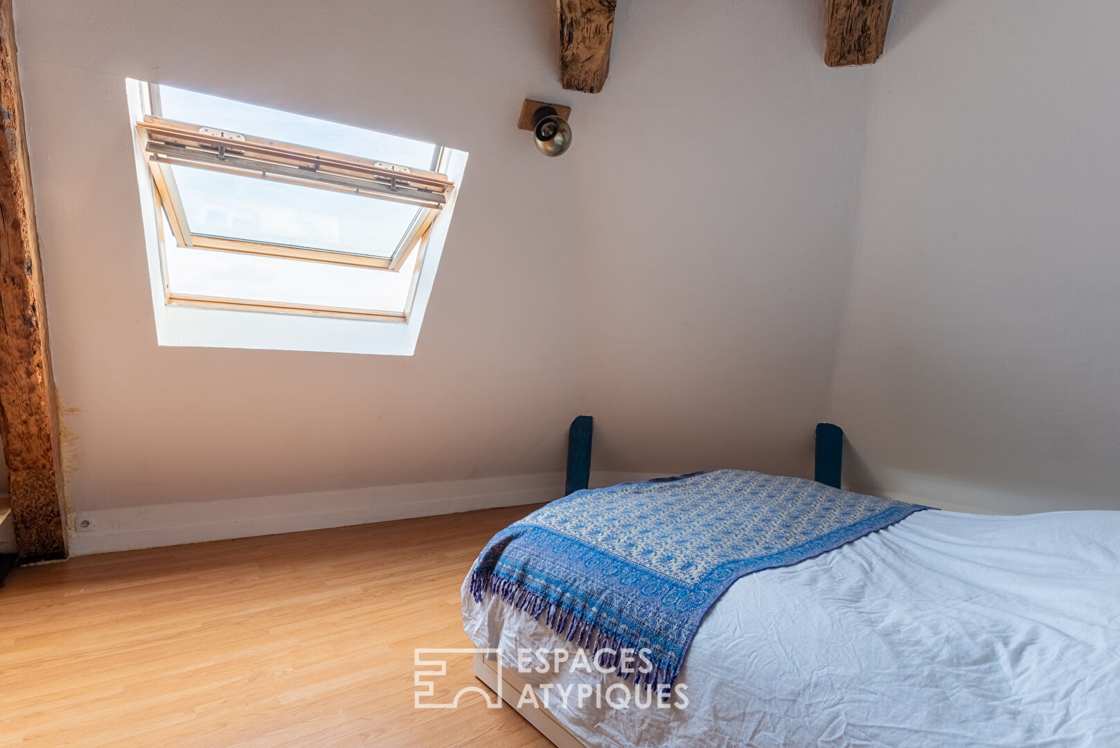 Loft sous les toits avec vue cathédrale