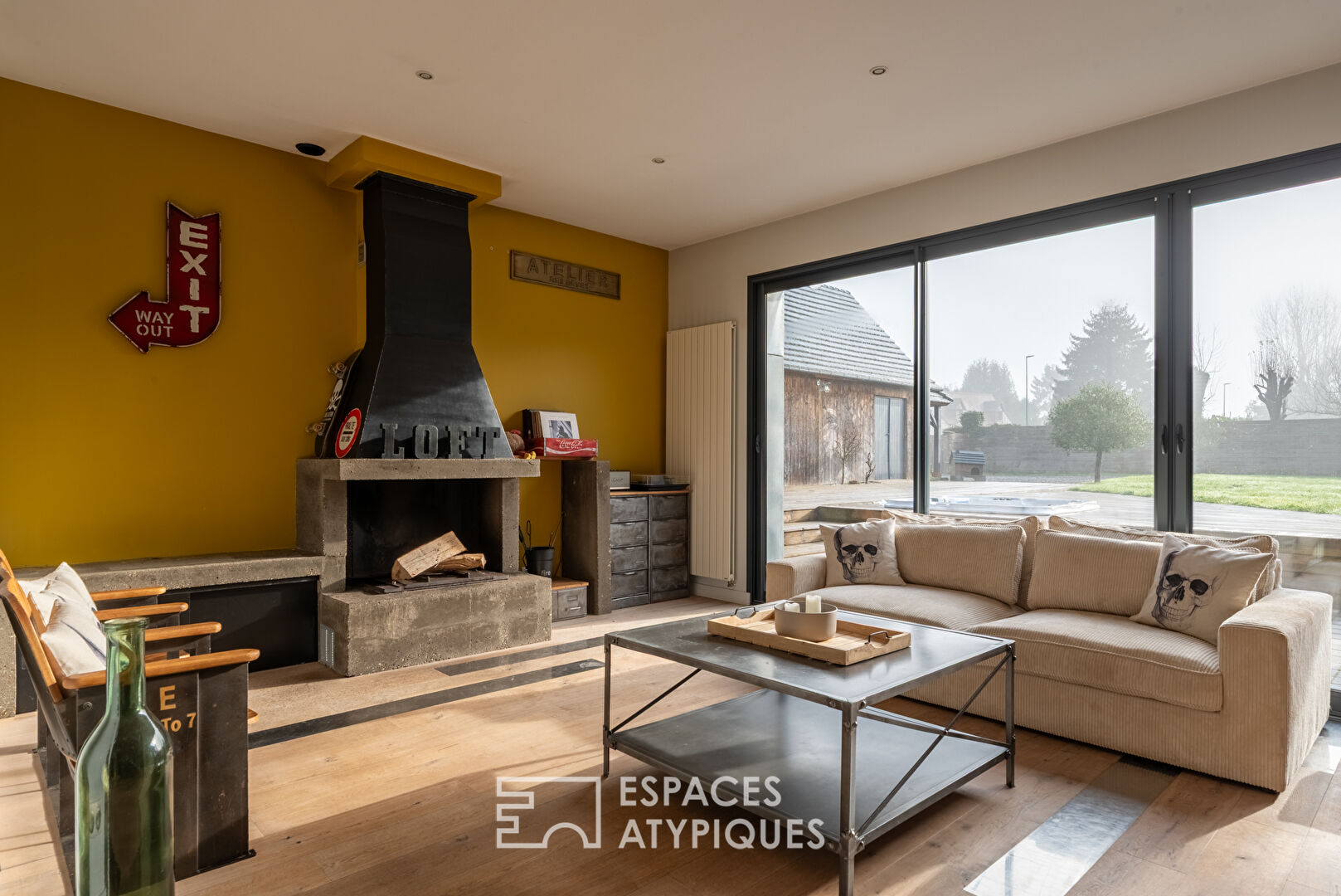 Ancien atelier auto réhabilité en maison contemporaine