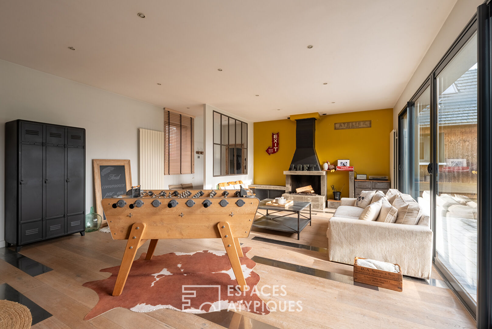 Ancien atelier auto réhabilité en maison contemporaine