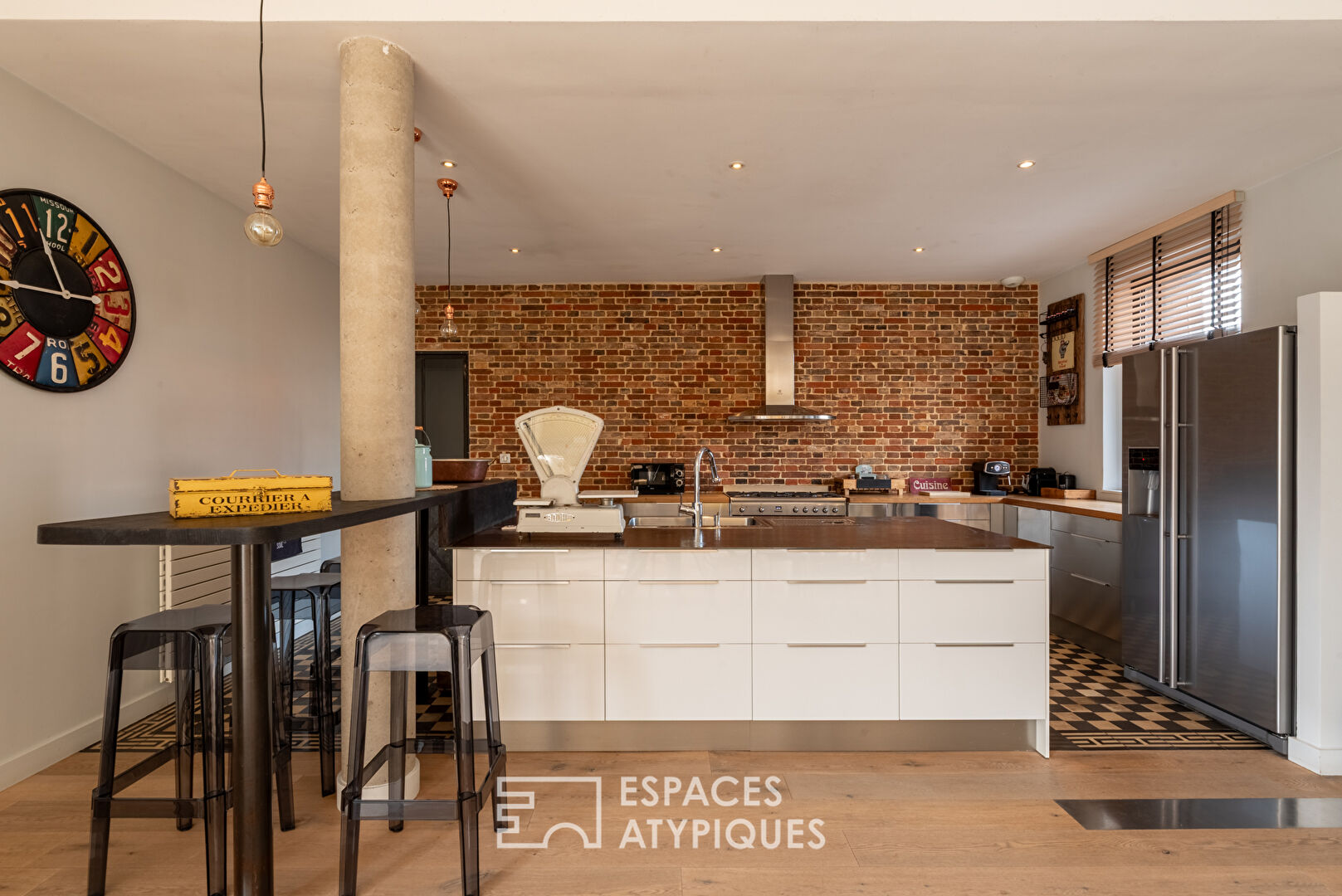 Ancien atelier auto réhabilité en maison contemporaine