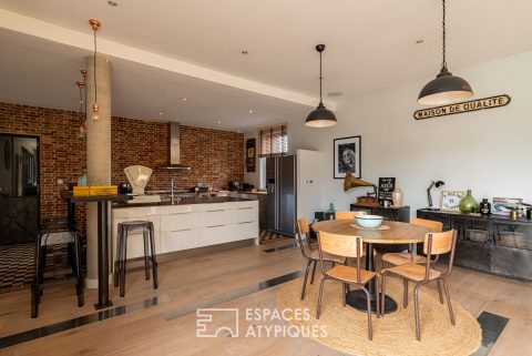Ancien atelier auto réhabilité en maison contemporaine