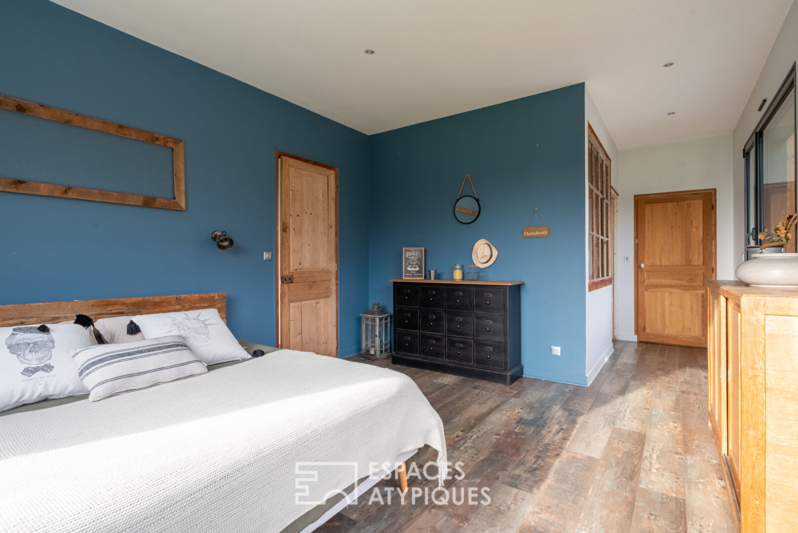 Ancien atelier auto réhabilité en maison contemporaine