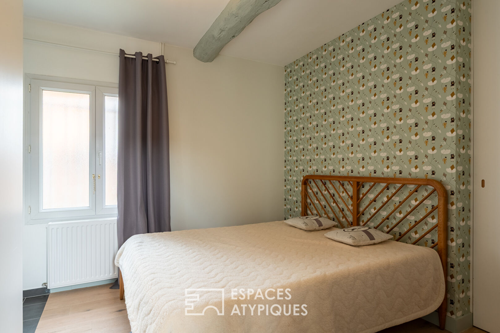 Ancien atelier auto réhabilité en maison contemporaine