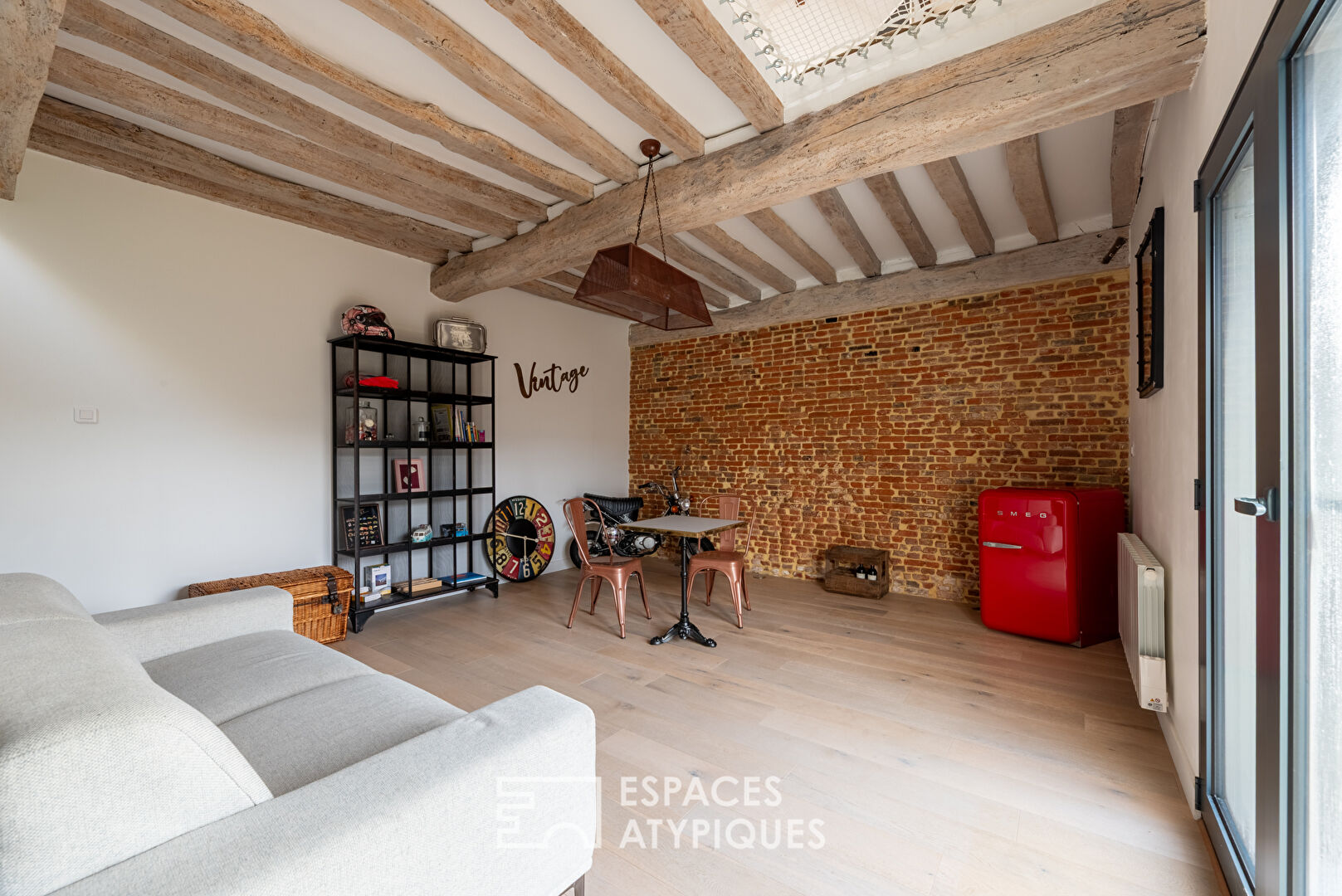 Ancien atelier auto réhabilité en maison contemporaine