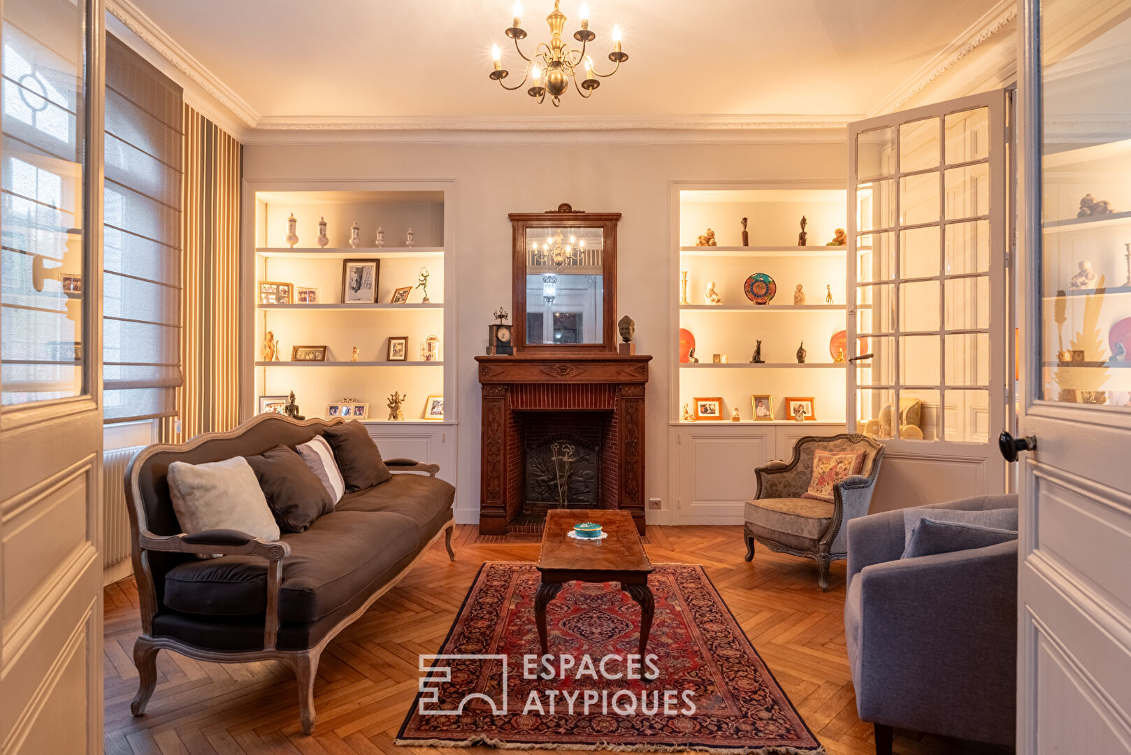 Demeure de maître aux volumes d&rsquo;exception avec dépendance