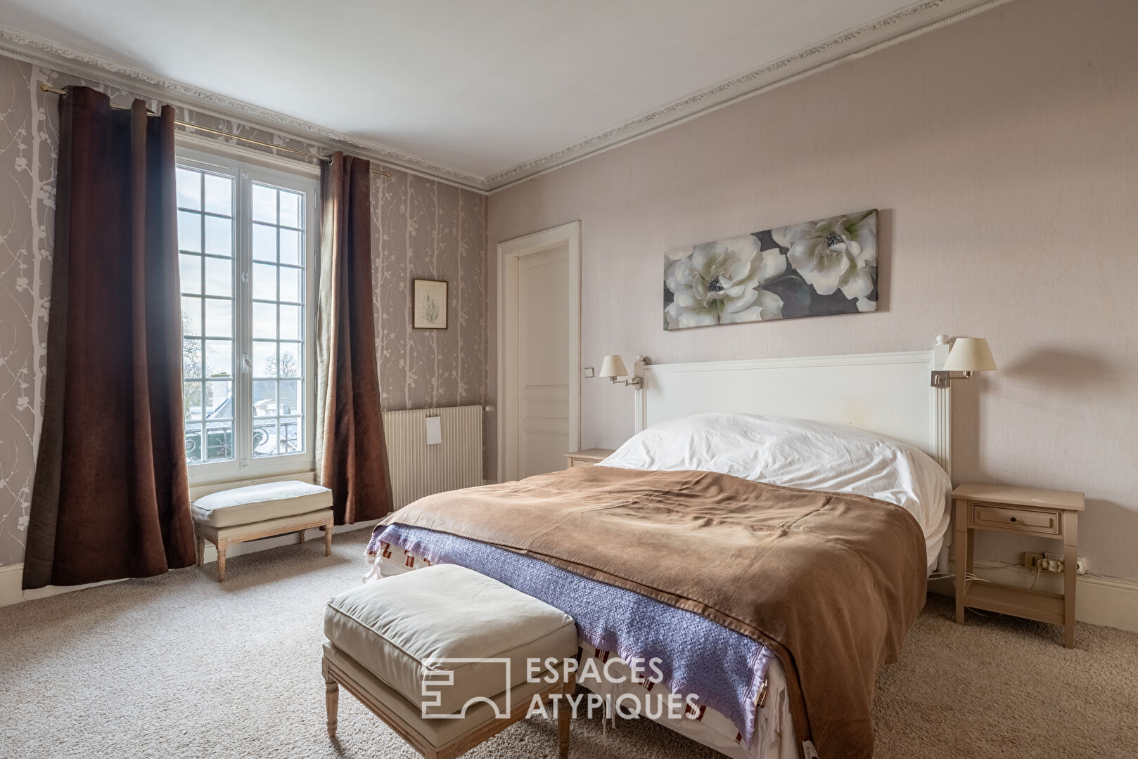 Demeure de maître aux volumes d&rsquo;exception avec dépendance