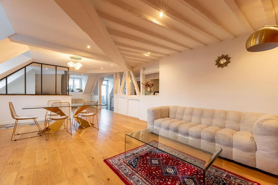 Triplex de caractère avec balcon en centre ville