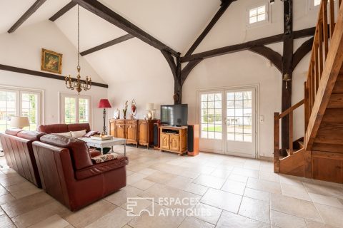 Authentique demeure avec toit cathédrale en bord de Seine