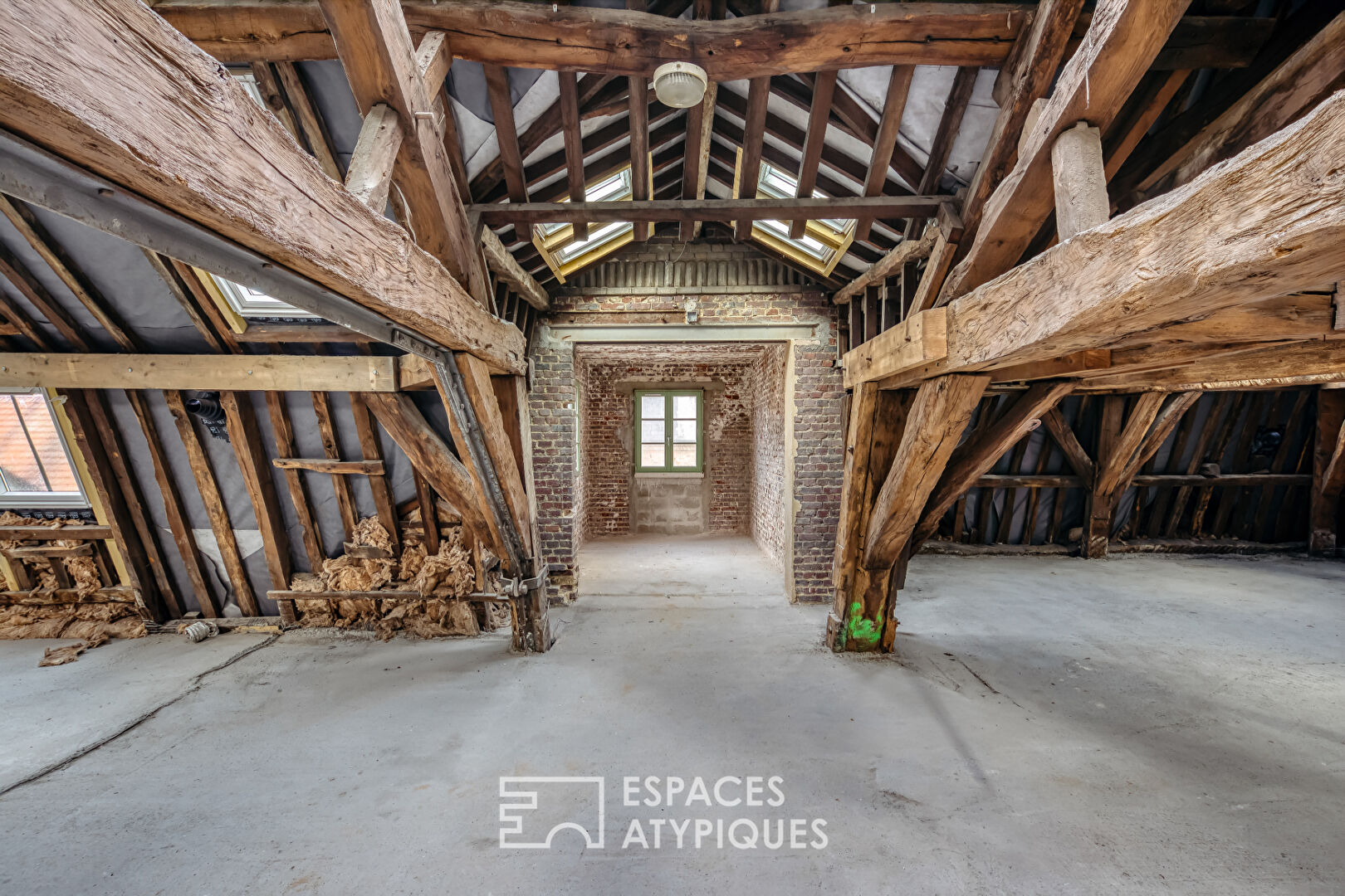 Appartement loft sous combles en coeur de ville avec Rooftop