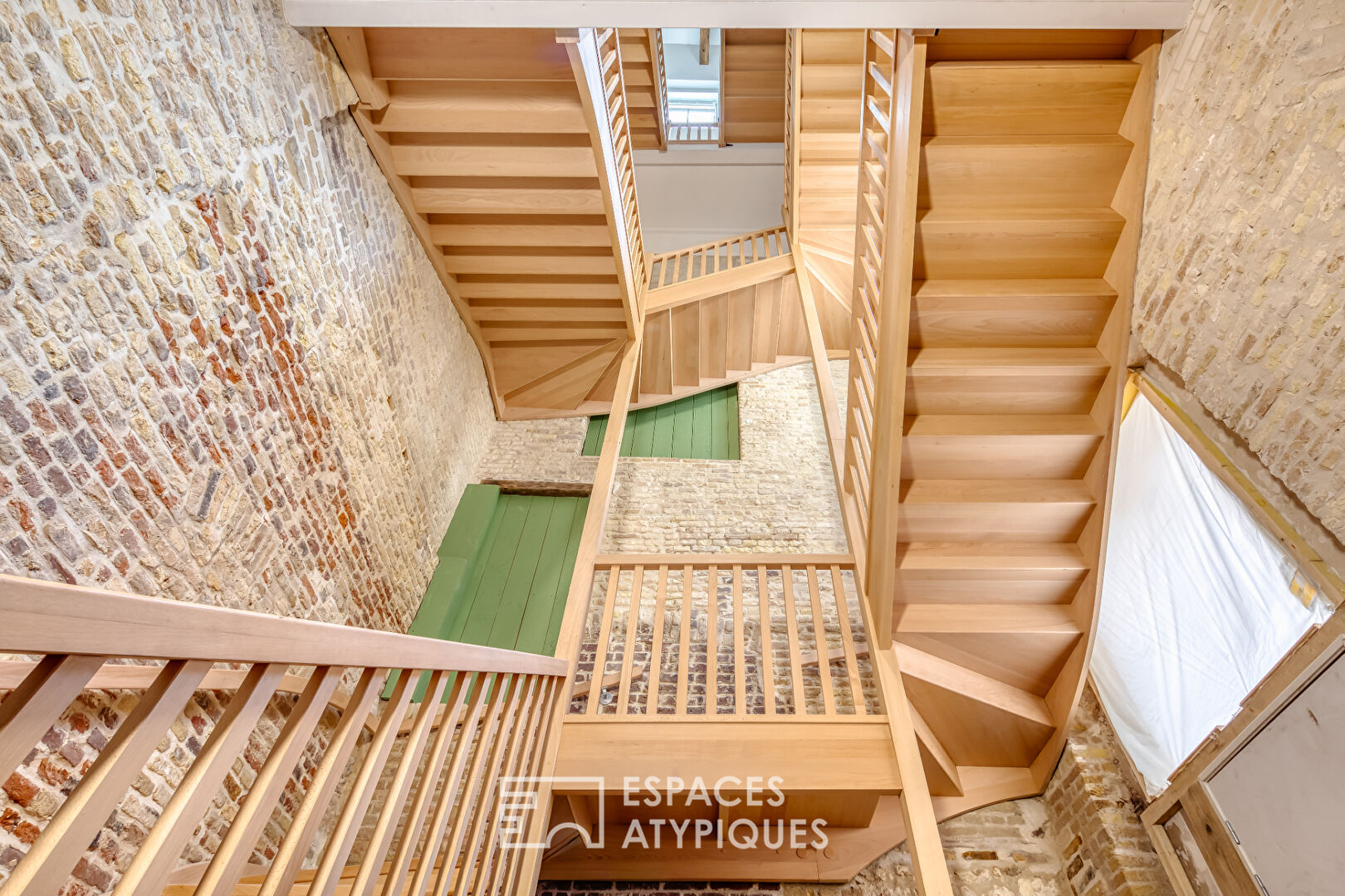 Appartement loft sous combles en coeur de ville avec Rooftop