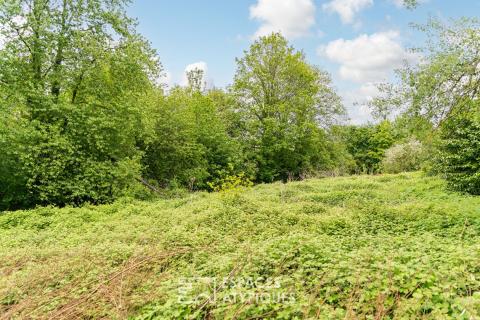Terrain constructible dans un cadre bucolique proche de Clères