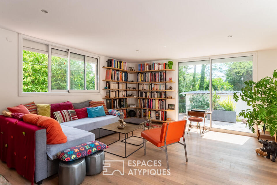 Maison des années 60 avec extension contemporaine et vue sur l'église
