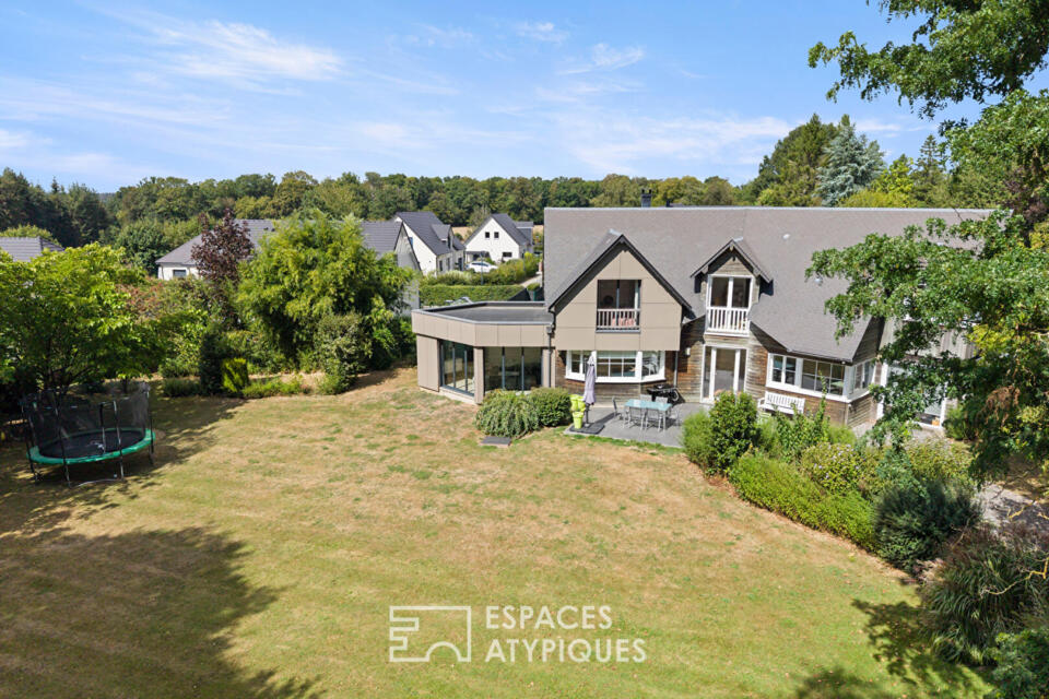 Maison contemporaine au coeur d'un véritable parc arboré