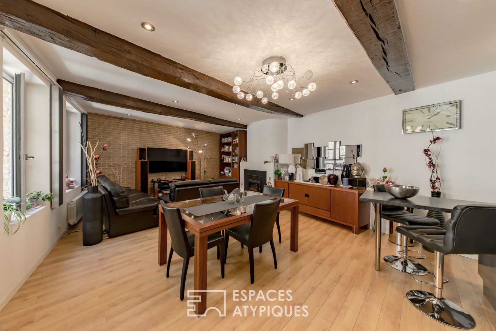 Appartement triplex rénové en bord de mer.