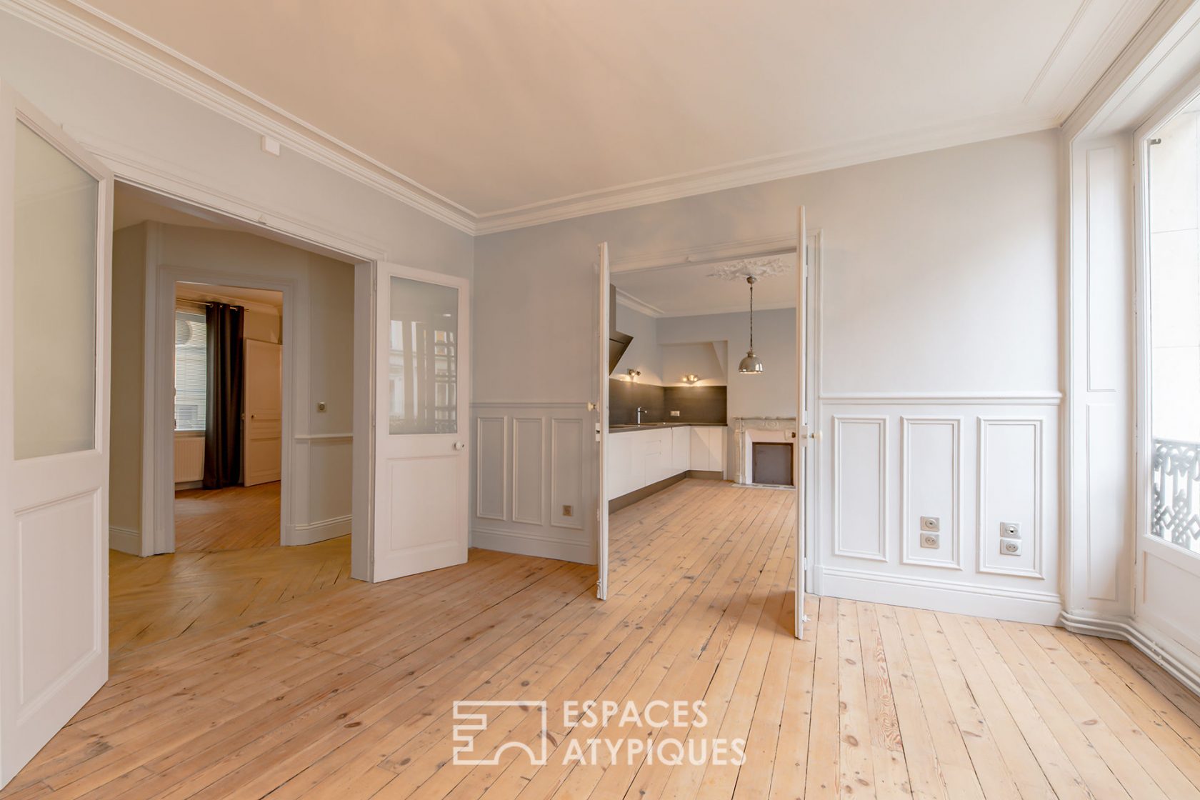 Haussmannian renovated in the heart of the historic district
