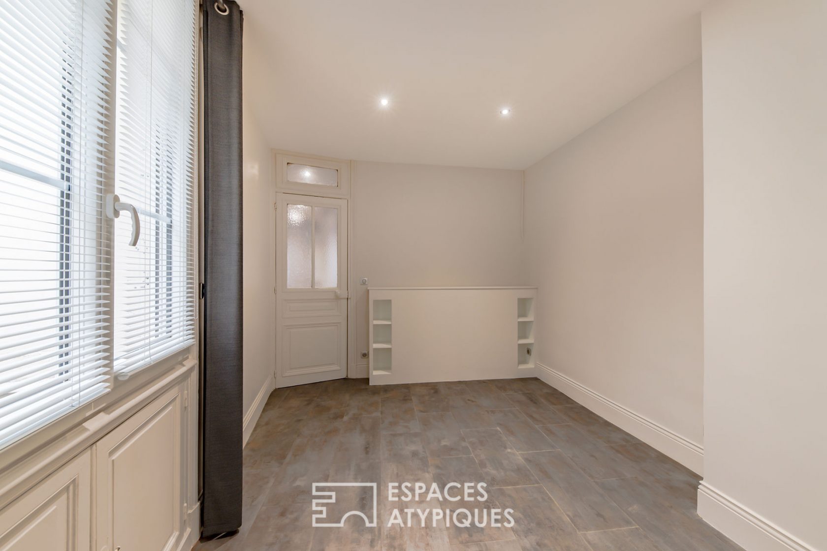 Haussmannian renovated in the heart of the historic district