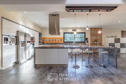 Maison loft dans une ancienne verrerie du 18e avec gîte
