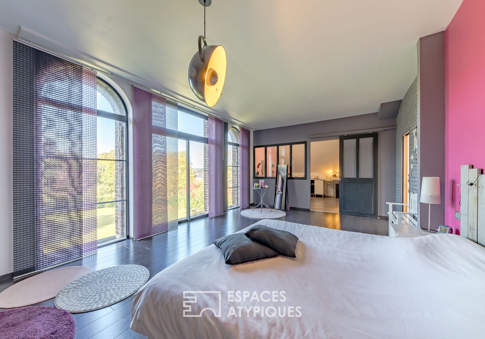 Maison loft dans une ancienne verrerie du 18e avec gîte