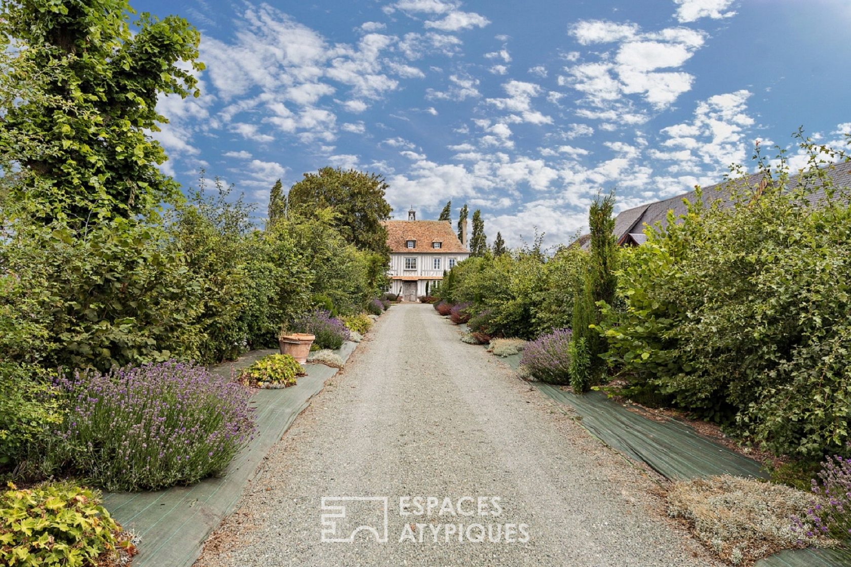 Manoir du 18e siècle au cadre enchanteur