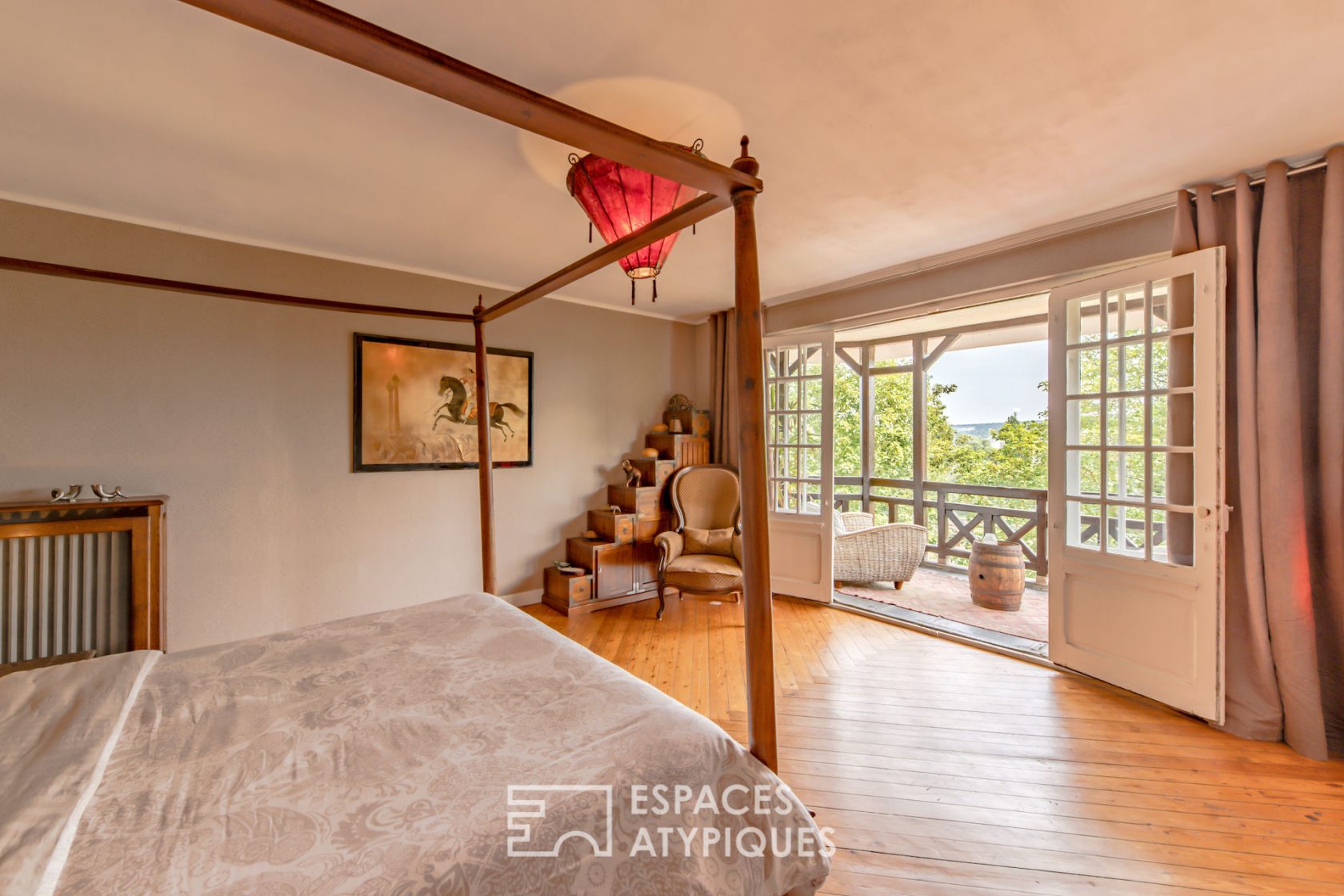 Manoir anglo-normand en bord de Seine avec chapelle rénovée