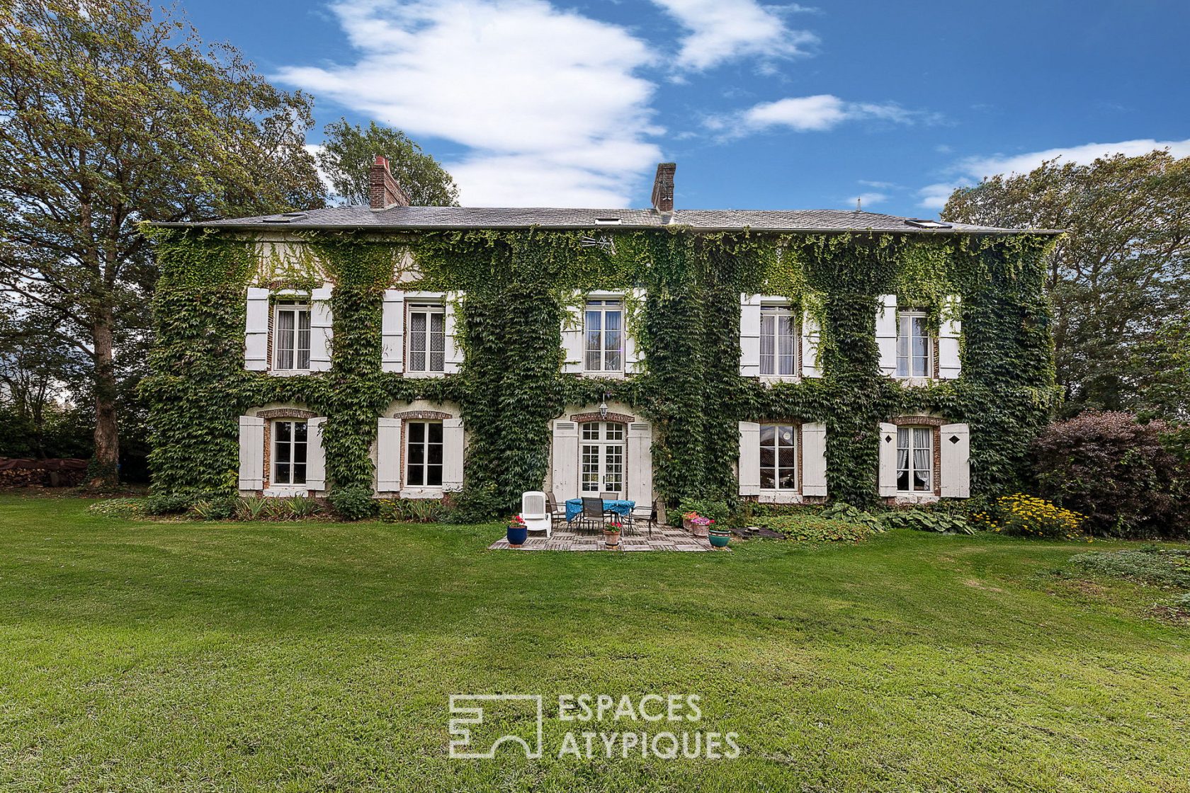 Charming 19th century manor house in its park