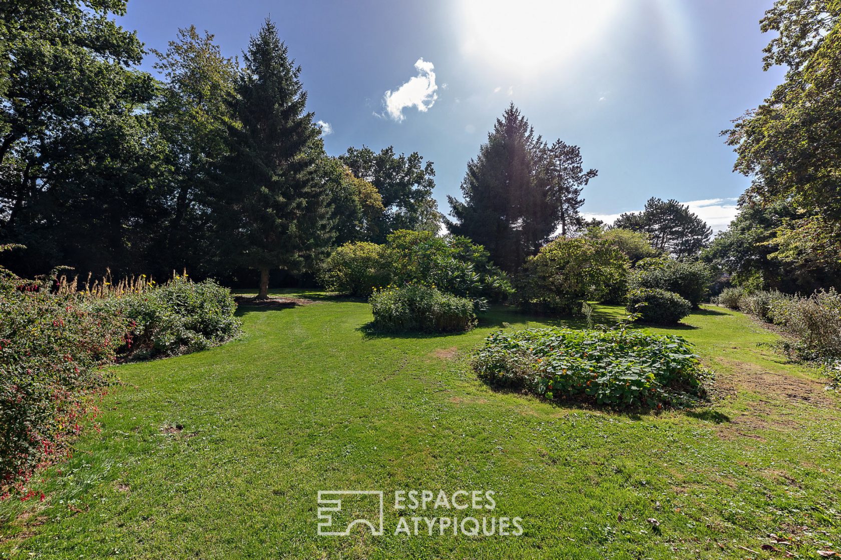 Charming 19th century manor house in its park