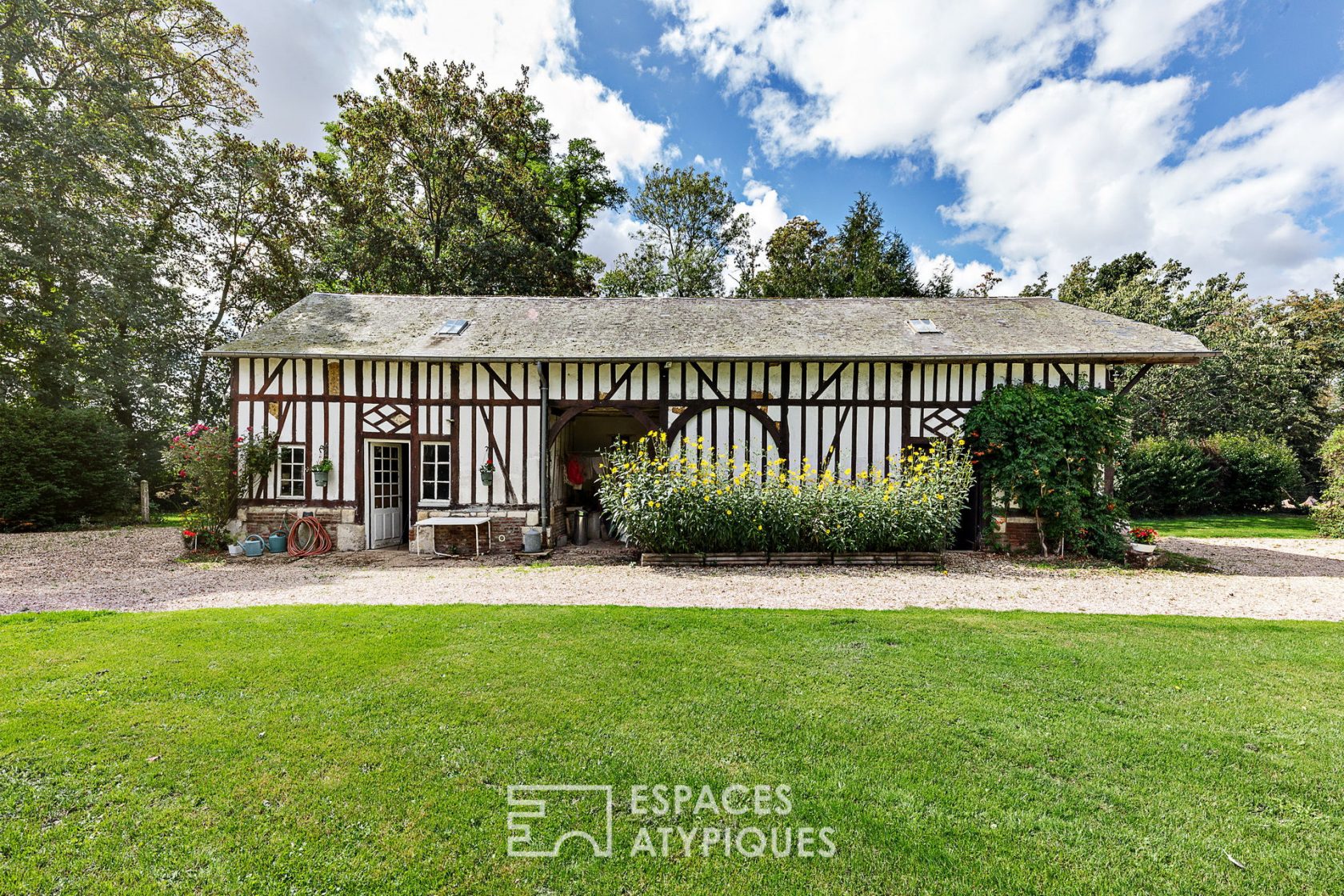 Charming 19th century manor house in its park