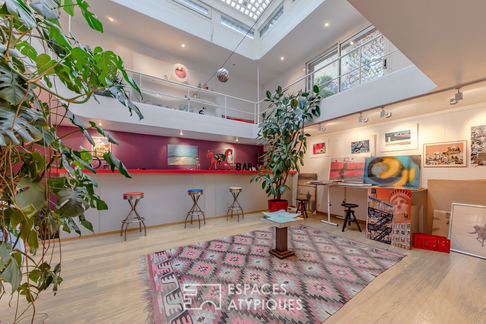 Artist’s loft in the city center with terrace and patio