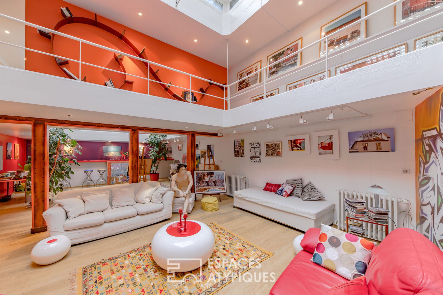 Artist’s loft in the city center with terrace and patio