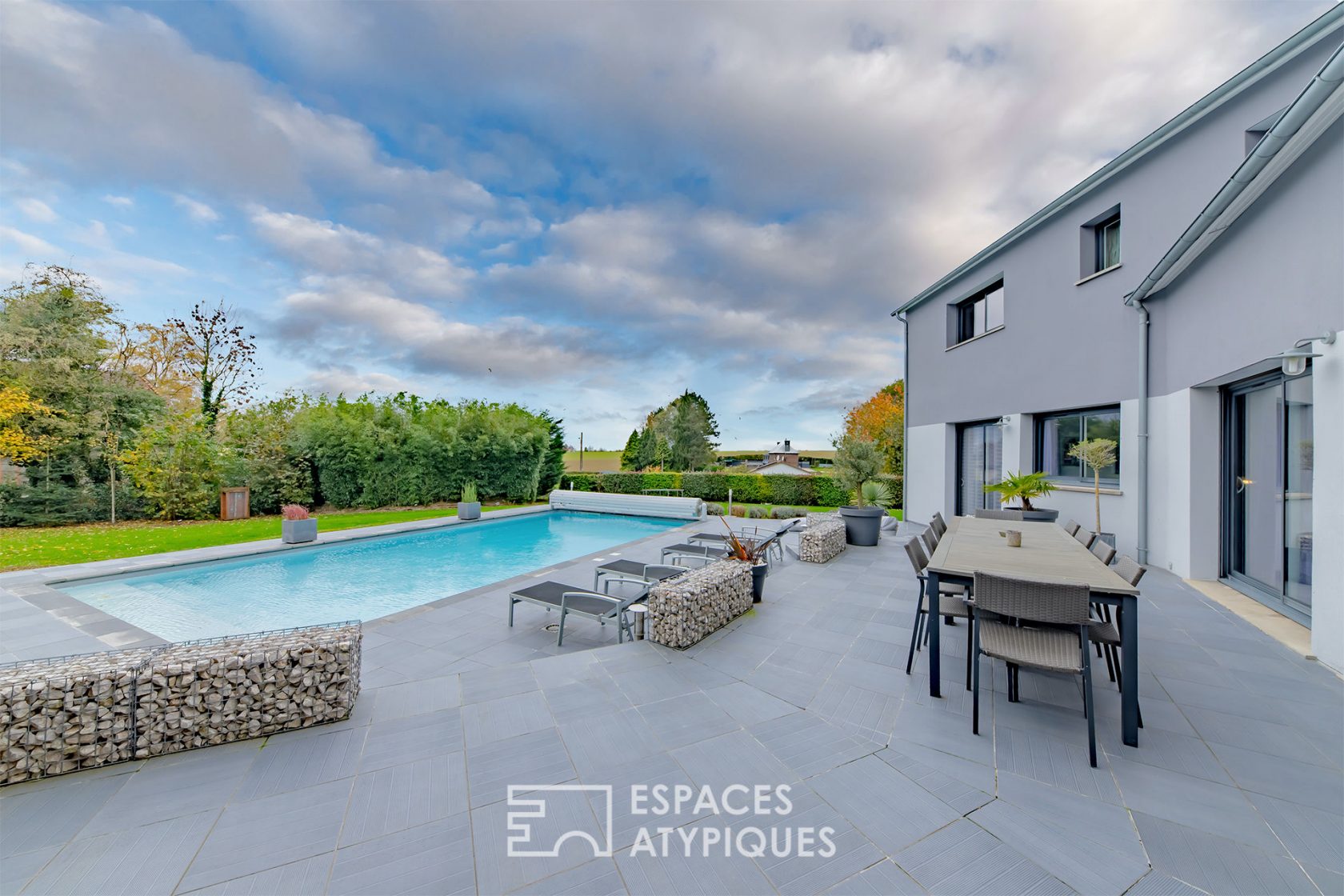 Architect house of character with swimming pool