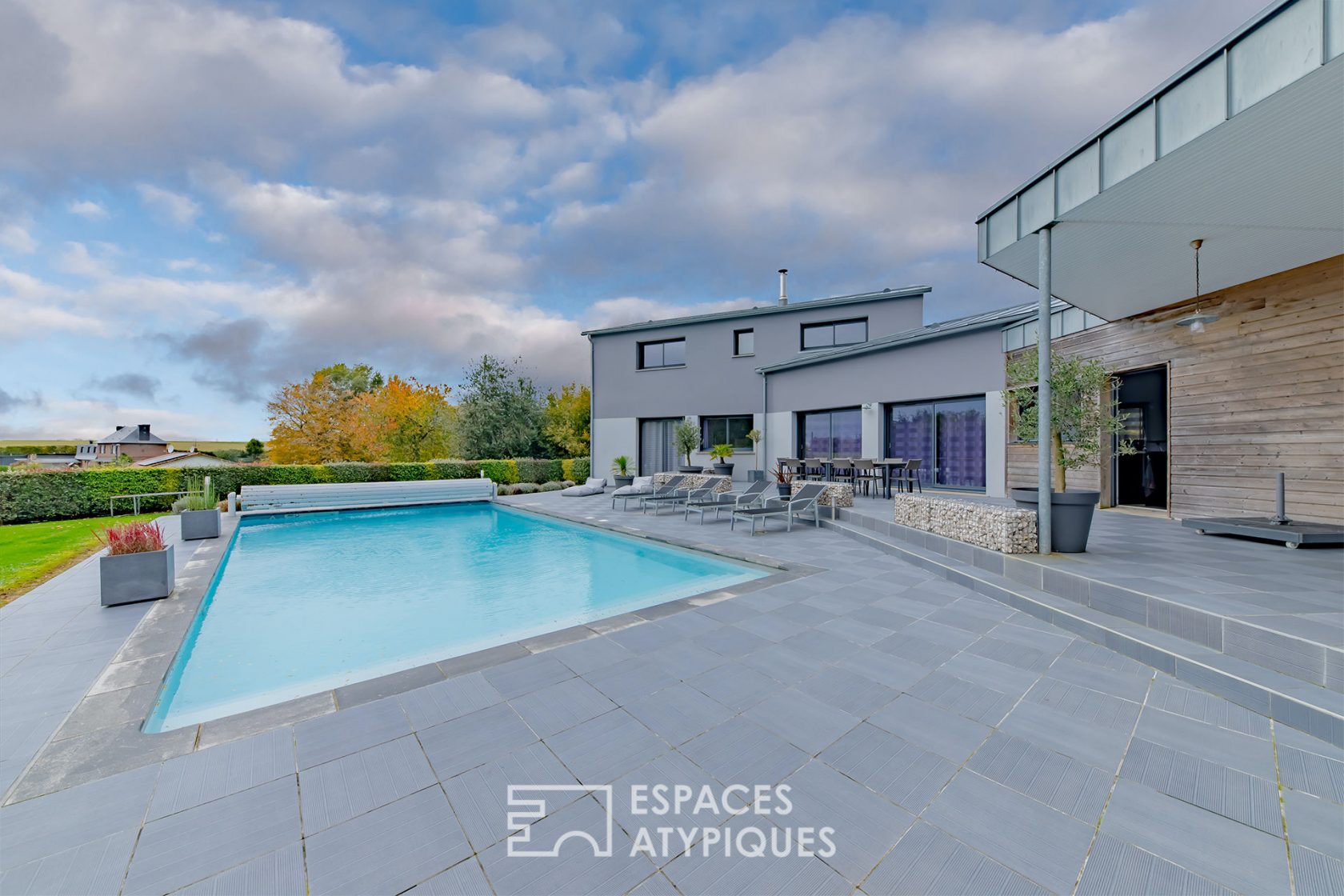 Architect house of character with swimming pool