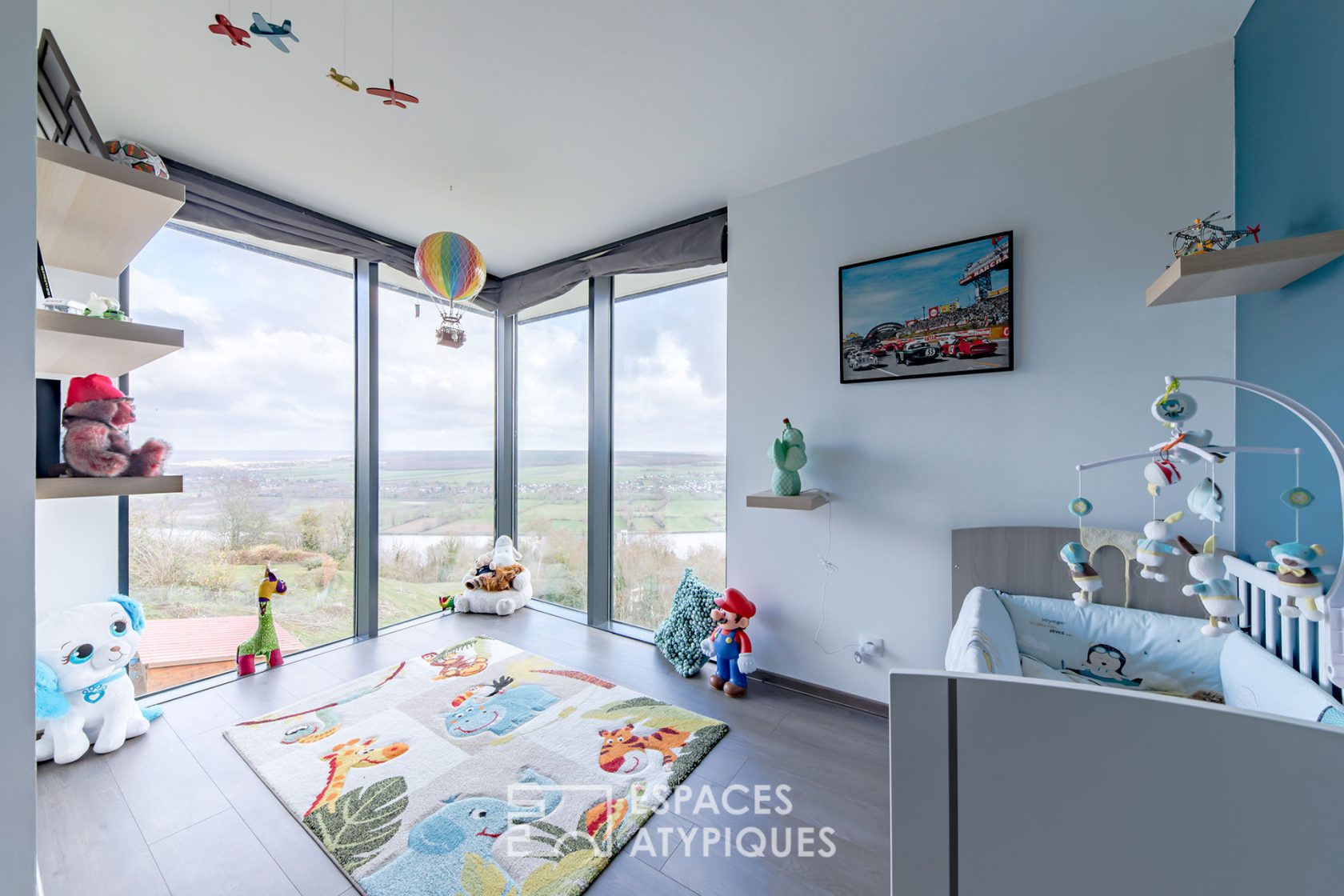 Architect house with panoramic view of the loops of the Seine