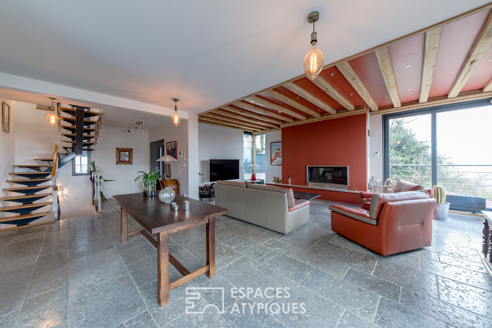 Architect house with panoramic view of the loops of the Seine