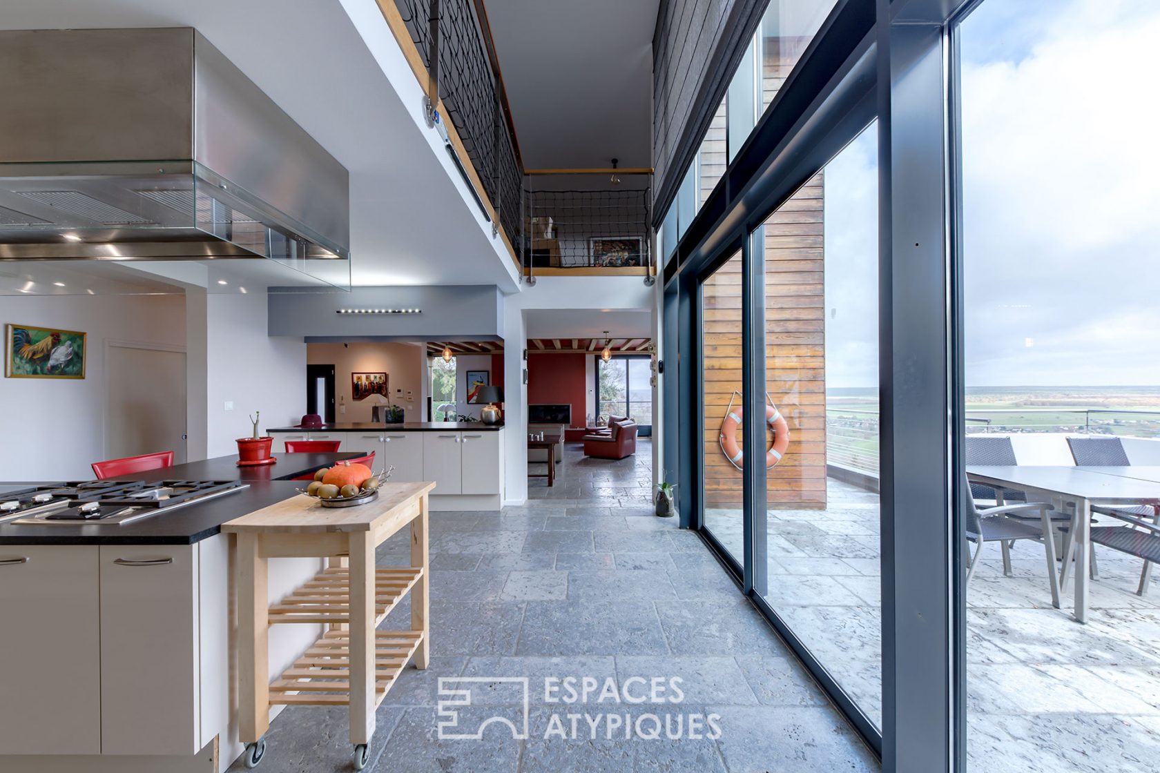 Architect house with panoramic view of the loops of the Seine