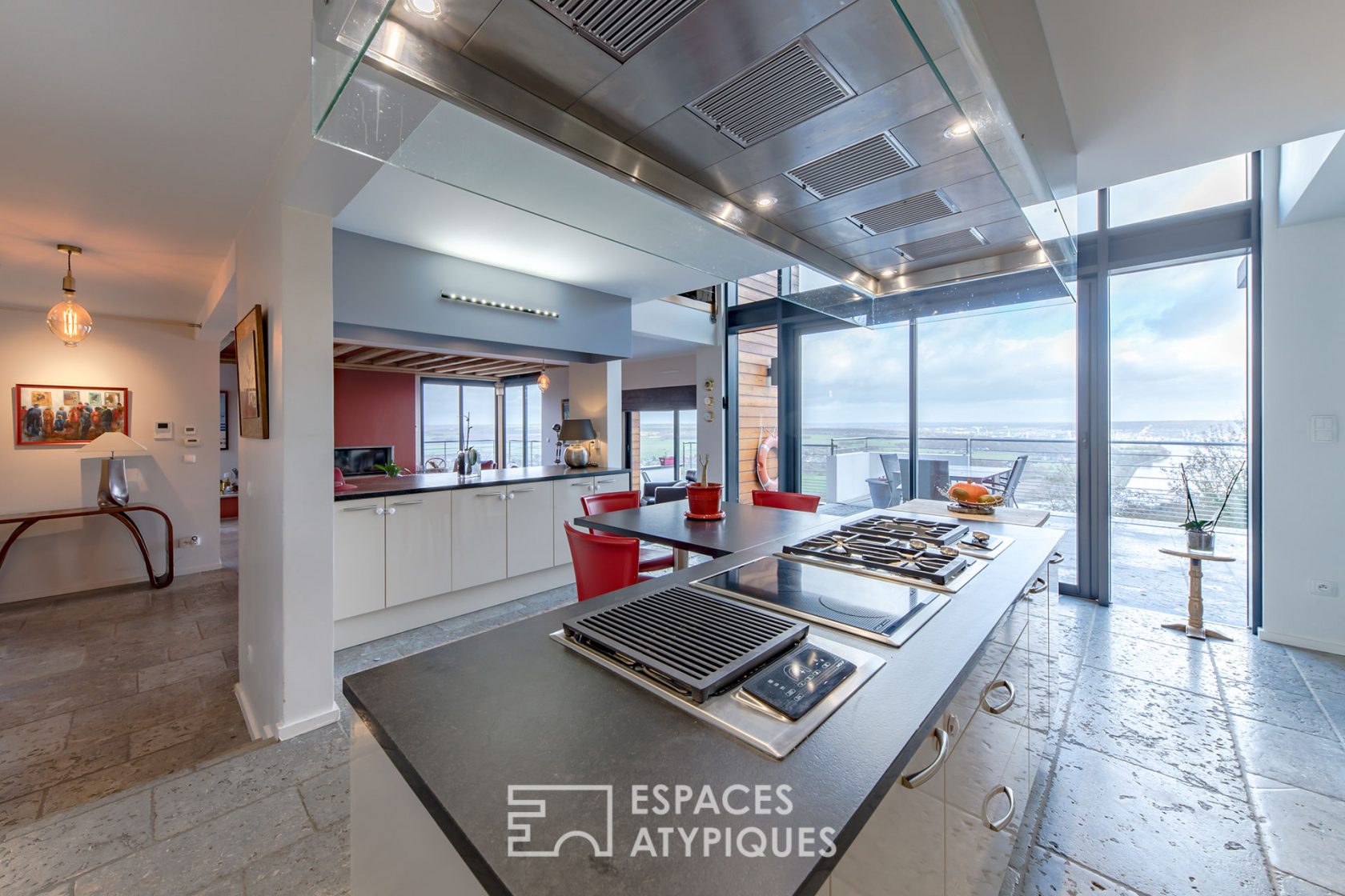 Architect house with panoramic view of the loops of the Seine