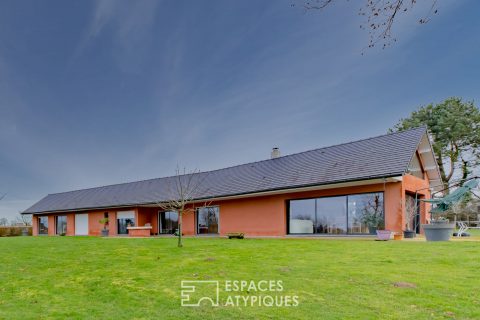 Contemporary prestigious and quiet house