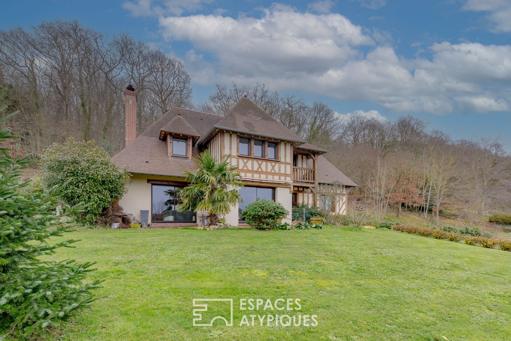 Norman house with unobstructed view of the valley