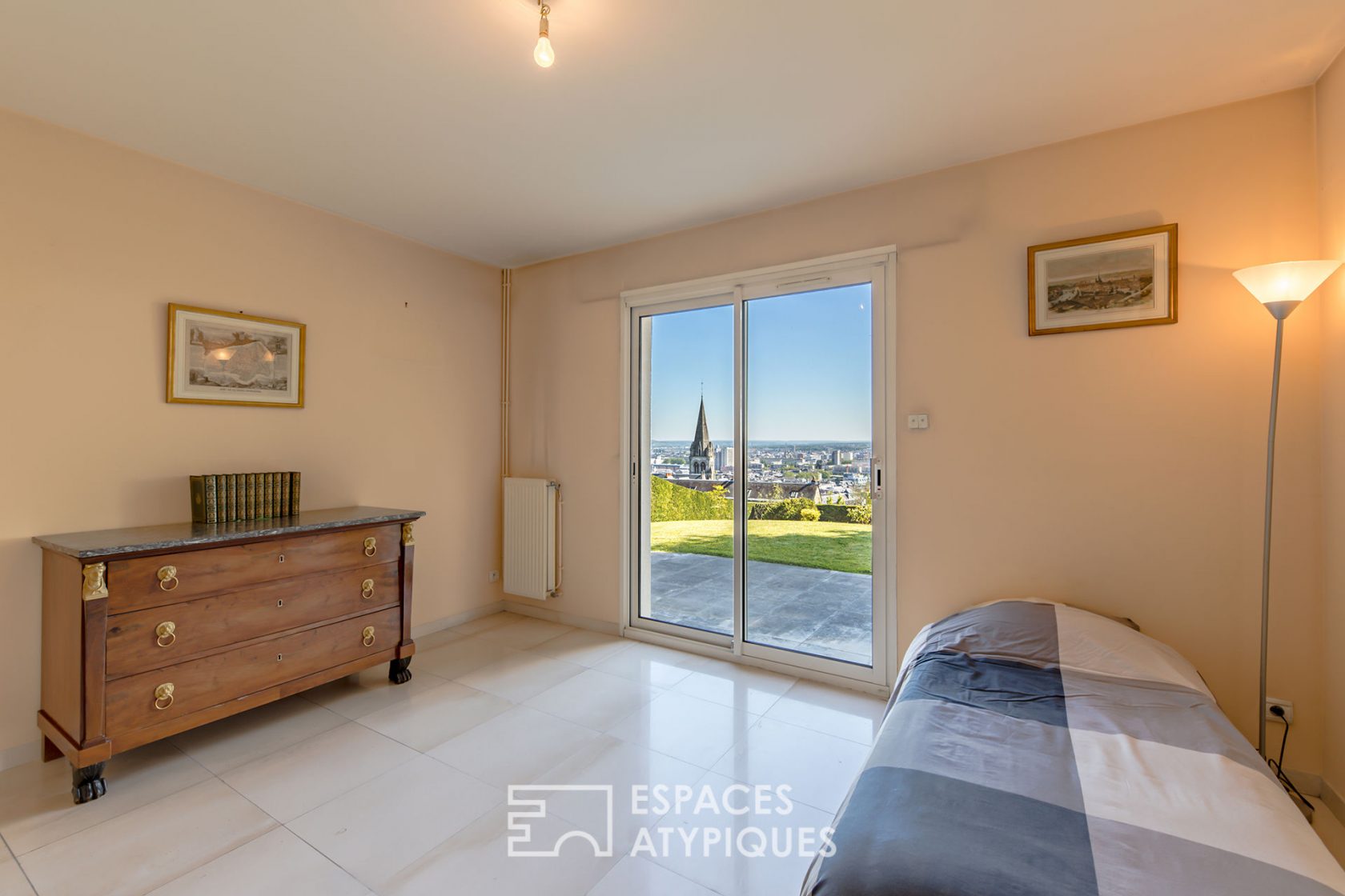 Contemporary house with panoramic views of Rouen