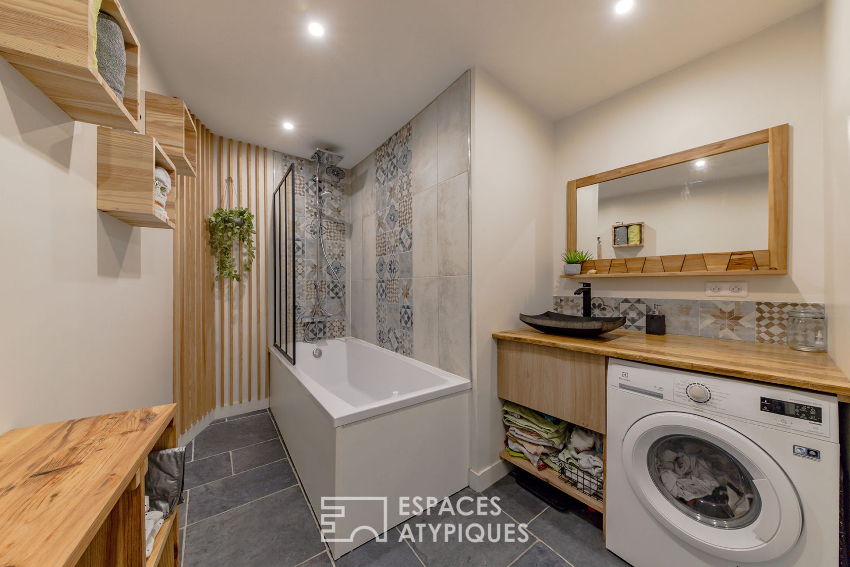 Apartment with historical remains in the heart of the city