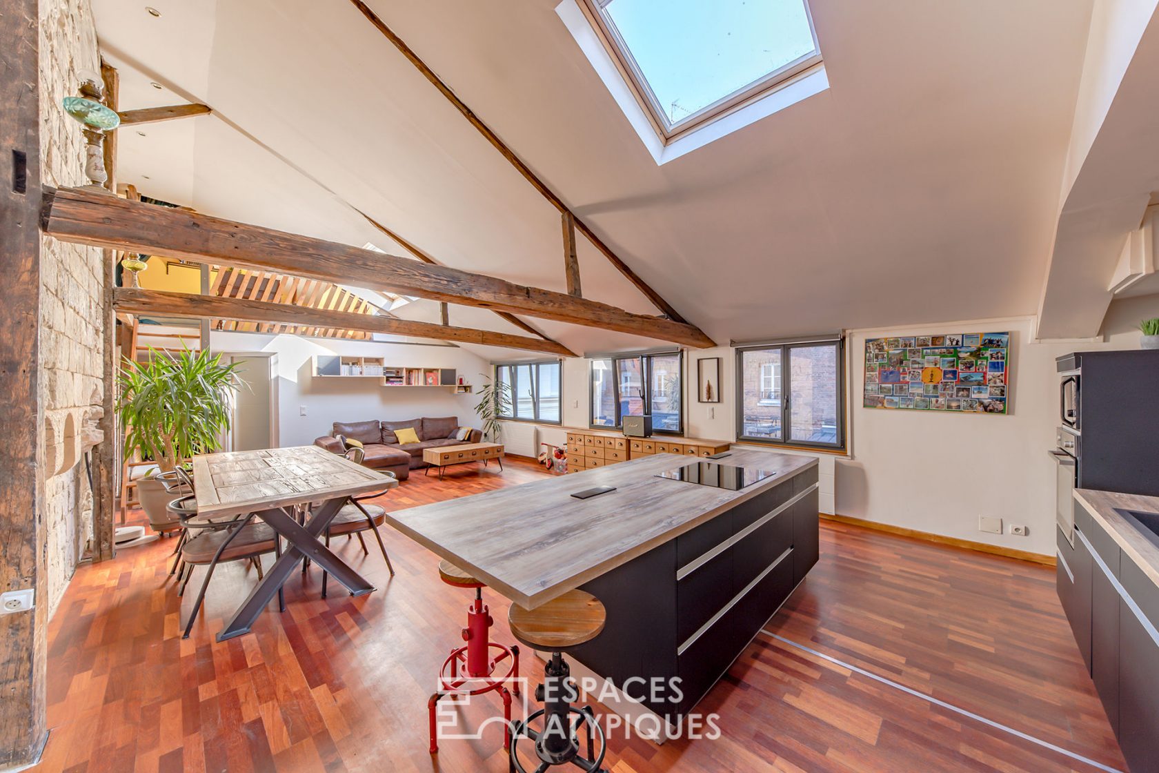 Apartment with historical remains in the heart of the city