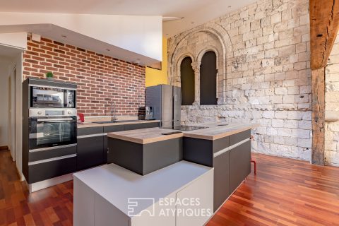 Apartment with historical remains in the heart of the city